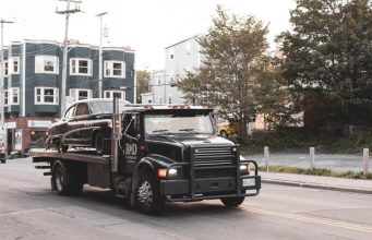 When You Should Use a Tow Service