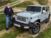 Jeep Wrangler driving off-road – pictures