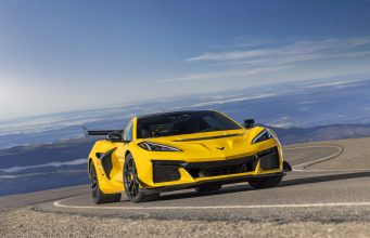 2025 Chevy Corvette ZR1 Debuts With Powerful Twin-Turbo LT7 Engine, ZTK Package & Split Rear Window