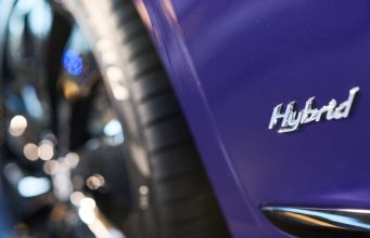 New PHEV trio to kick-off Bentley’s 10-year plug-in pledge