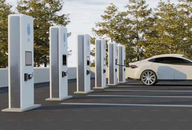 What Tech Savvy Drivers Are Doing to Simplify Long Road Trips