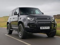 Land Rover Defender OCTA Black – pictures