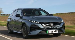 Facelifted Peugeot E-308 SW – pictures